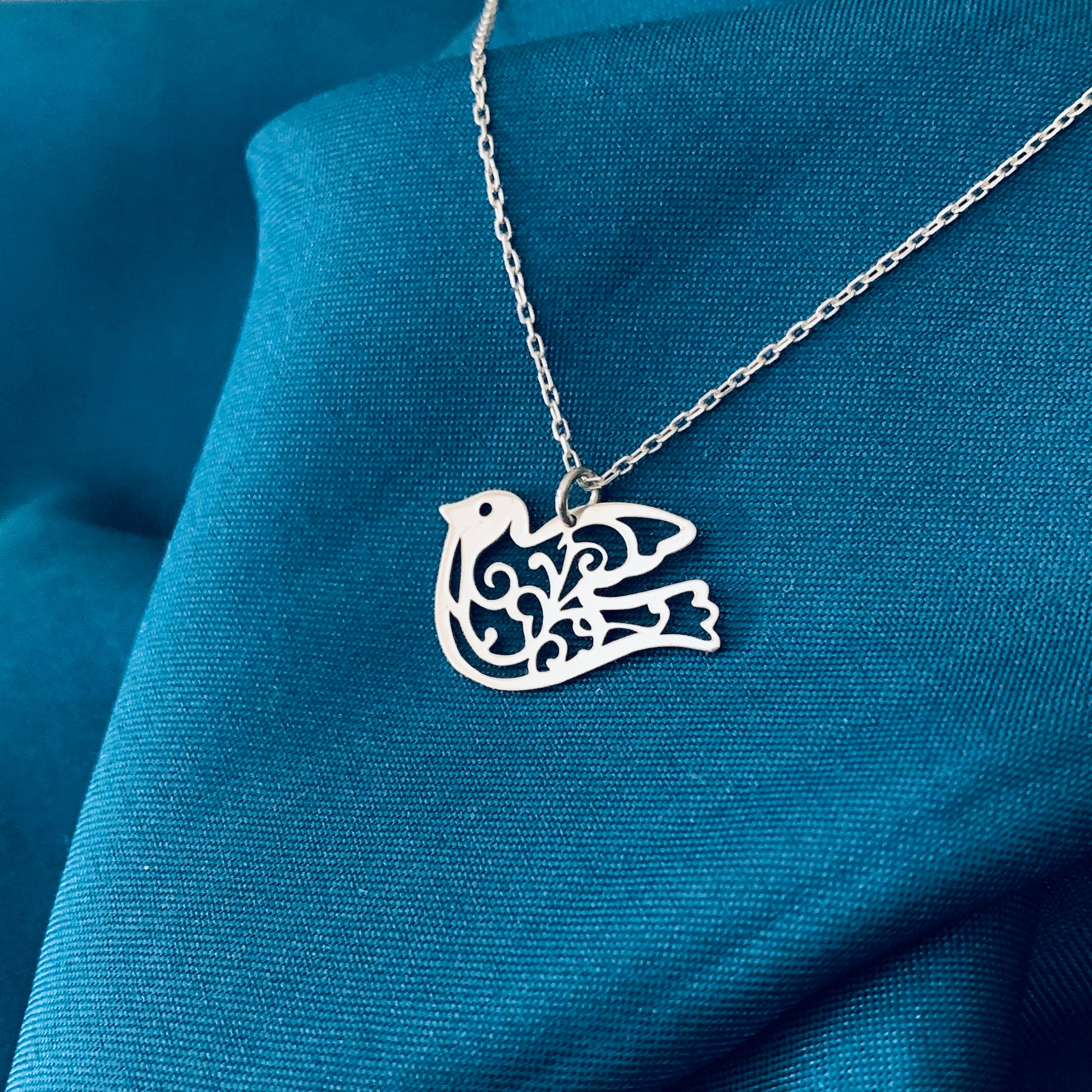 Dainty Bird Necklace, Bird Necklace for Women, Bird Lover's Pendant, Everday Necklace, Gift for Women