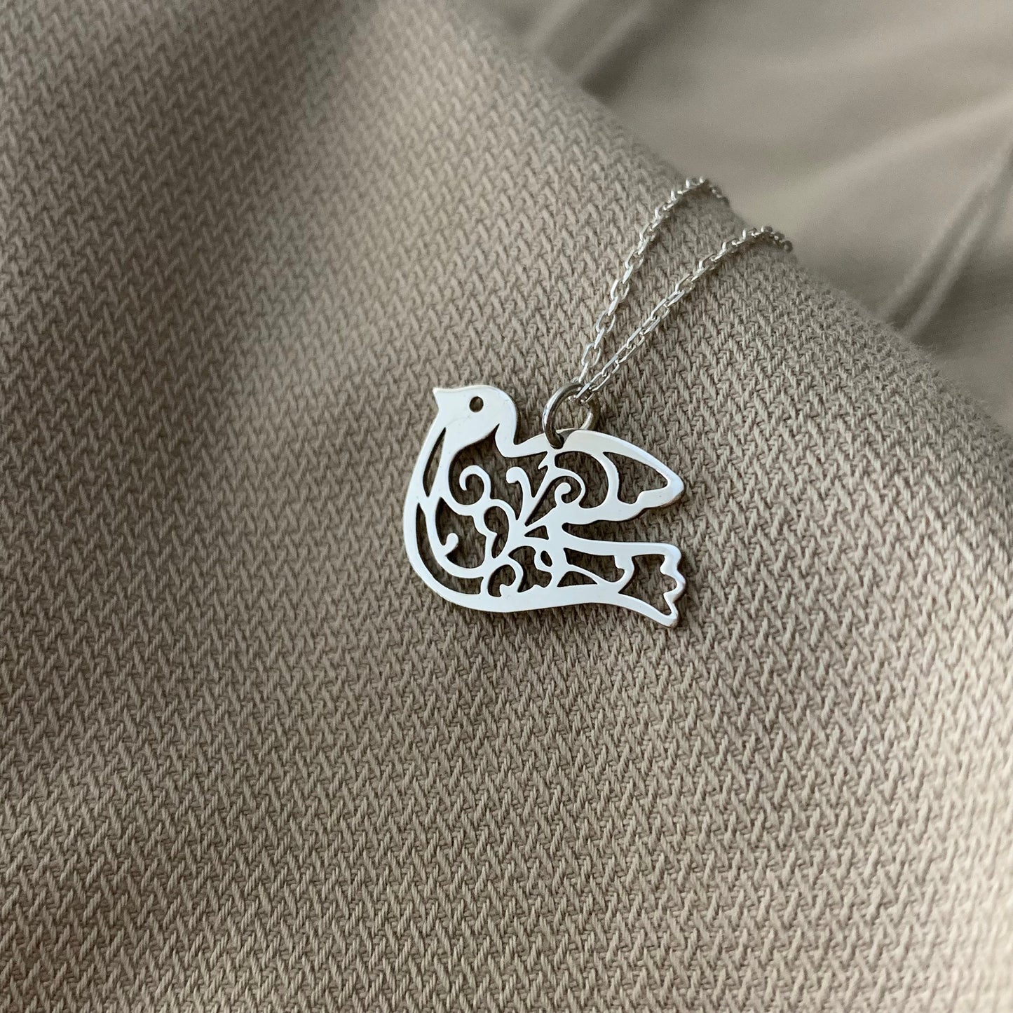 Dainty Bird Necklace, Bird Necklace for Women, Bird Lover's Pendant, Everday Necklace, Gift for Women