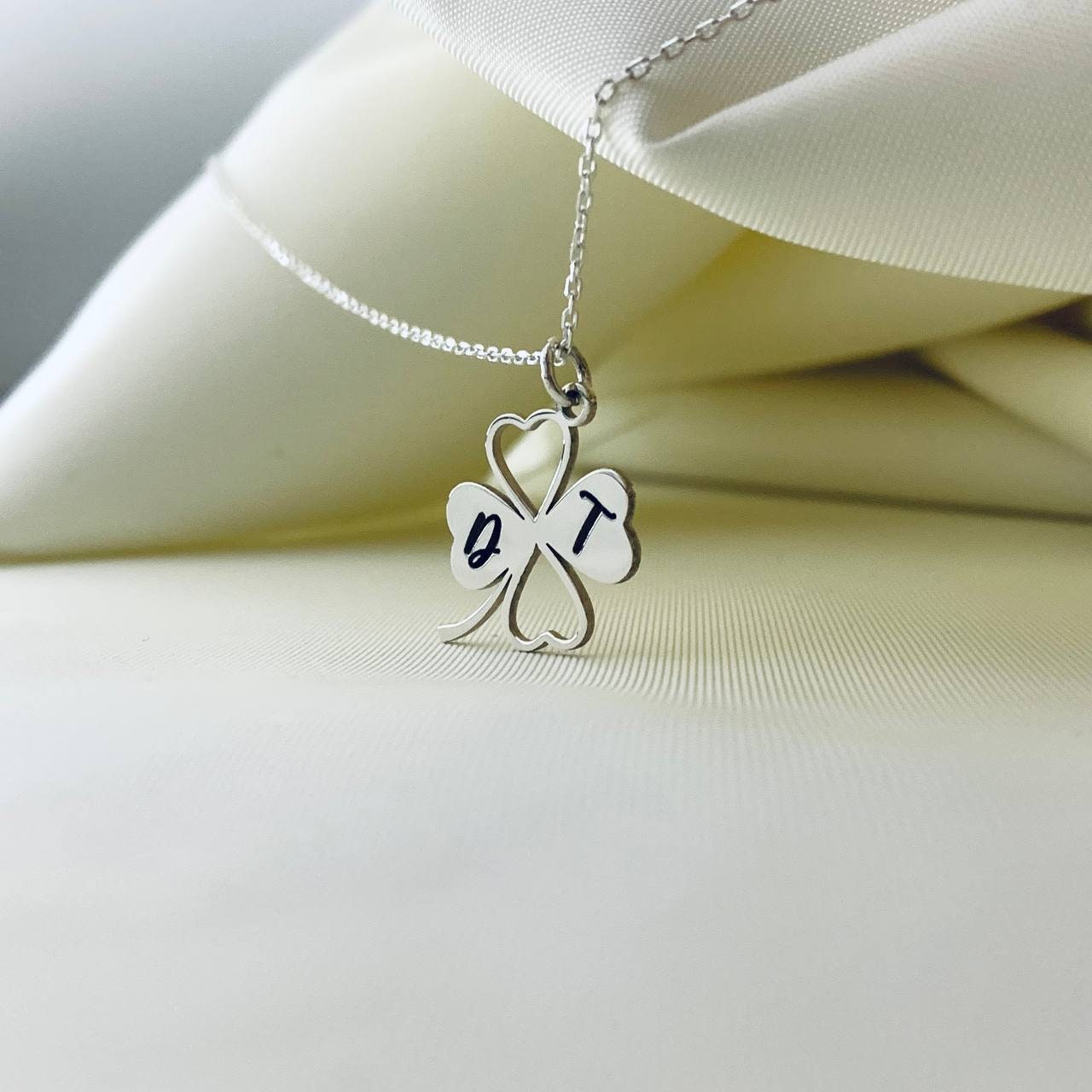Four Leaf Clover Necklace, Personalized Gold Shamrock Pendant, Lucky Charm Jewelry, Clover Charm, Clover Necklaces for Women, Gift for Her
