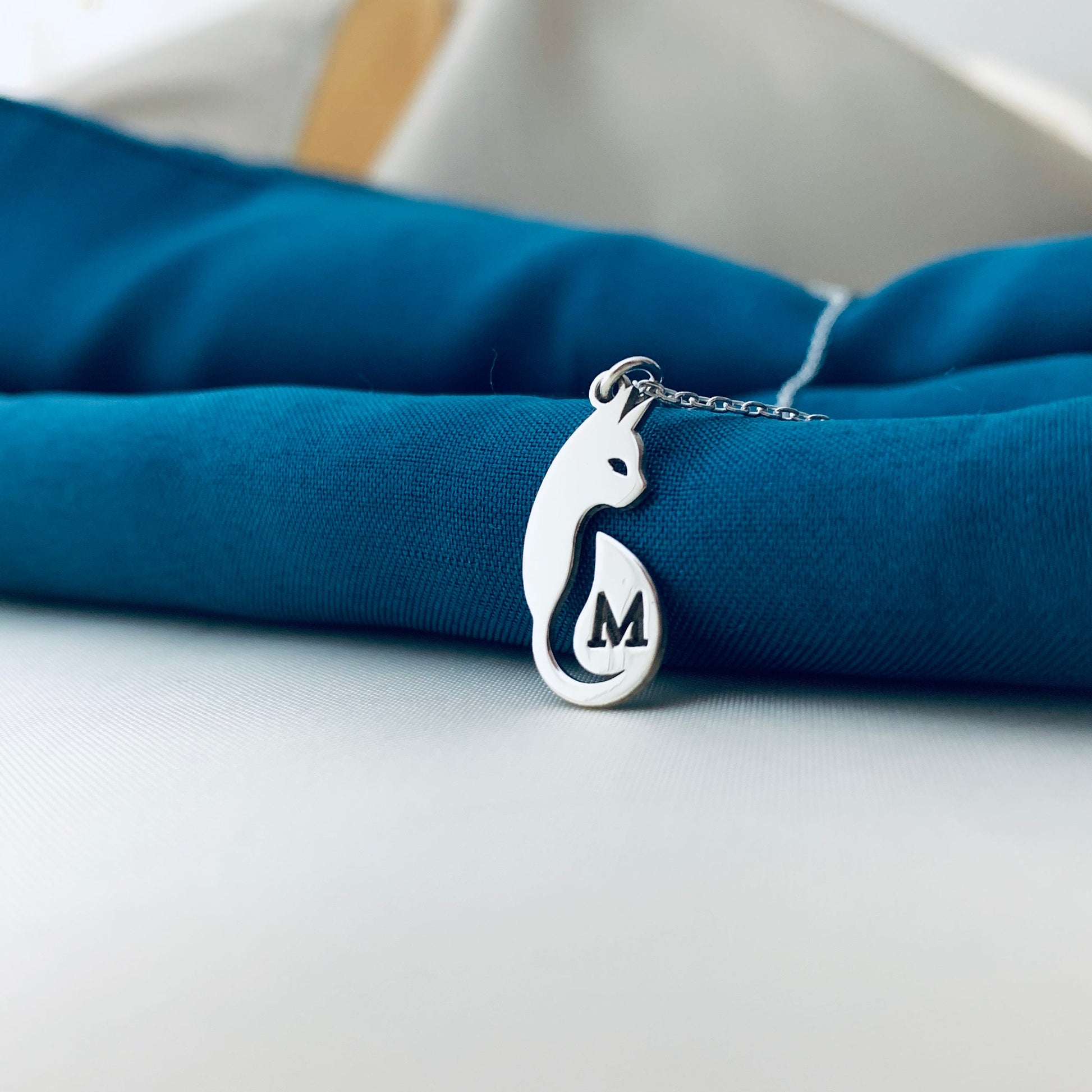 Cat Necklace, Personalized Cat Silhouette Necklace, Engraved Cat Silhouette Jewelry, Cat Memorial Gift, Cat Lovers Necklace, Cat Mom Gift