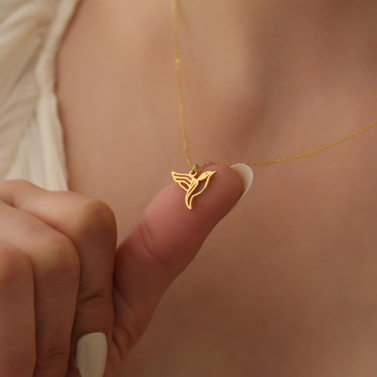 Hummingbird Necklace, Tiny Gold Hummingbird Necklace, Hummingbird Jewelry, Bird Charm Necklace, Dainty Animal Necklace Gift