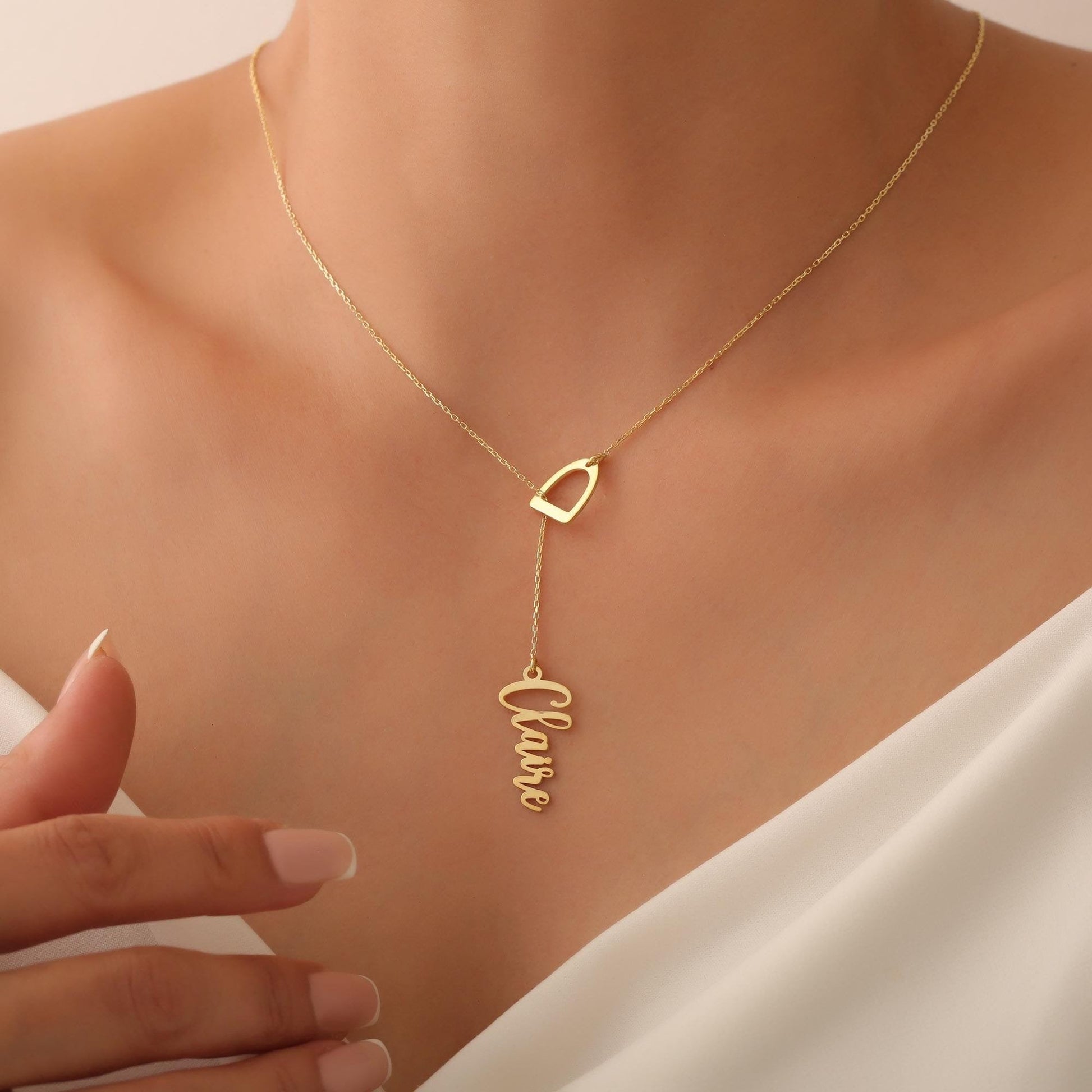 Horse Necklace, Horse Name Necklace, Horse Memorial Necklace, Custom Stirrup Necklace, Stirrup Jewelry, Equestrian Stirrup Necklace