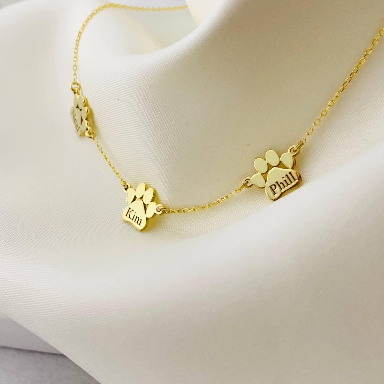 Custom Multiple Paw Print Name Necklace, Paw Print Name Necklace, Personalized Tiny Dog Paw Necklace, Minimalist Paw Necklace, Dog Mom Gifts