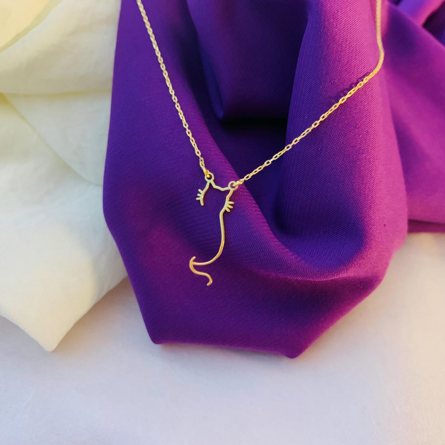 Cat Necklace, Minimalist Cat Necklace, Cat Silhouette Necklace, Cat Outline Necklace, Pet Memorial Gifts, Cat Mom Gifts