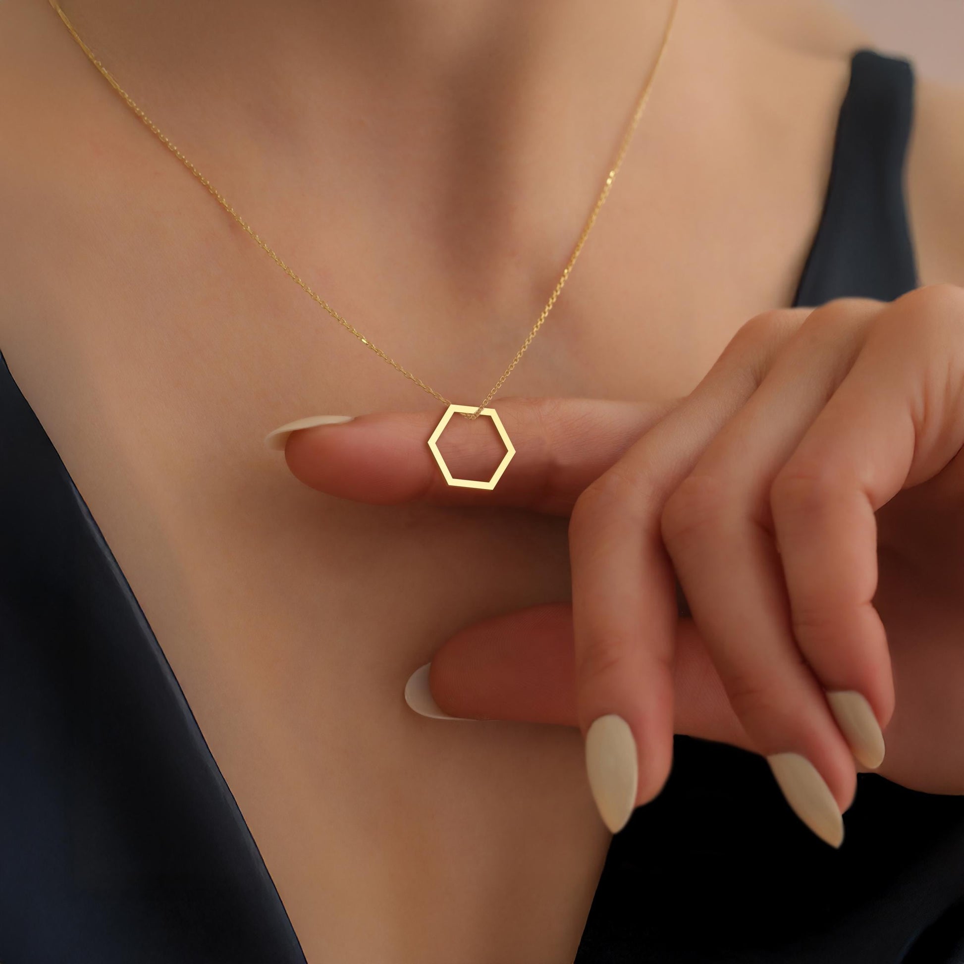 18K Gold Geometry Hexagon Necklace, Dainty Hexagon Necklace, Honeycomb Necklace, Necklace for Woman, Layered Necklace, Everyday Necklace,