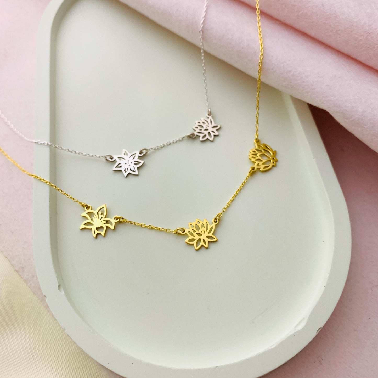 Birth Flower Necklace | 18K Gold Personalized Birth Month Flower Necklace | Multiple Birth Flower Charm Necklace | Birth Flower Family Gift