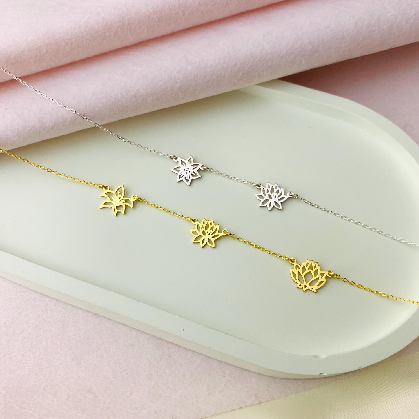 Multiple BirthFlower Necklace, Personalized BirthFlower Necklace, Custom Birth Month Pendant, Family Flower Jewelry, Custom Floral Charm