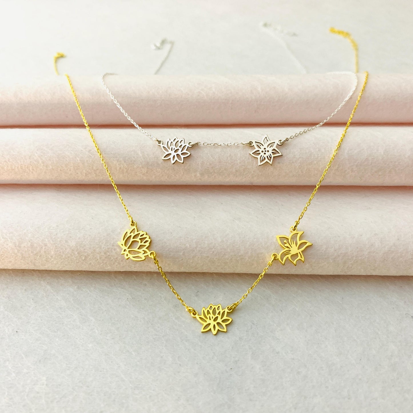 Multiple BirthFlower Necklace, Personalized BirthFlower Necklace, Custom Birth Month Pendant, Family Flower Jewelry, Custom Floral Charm