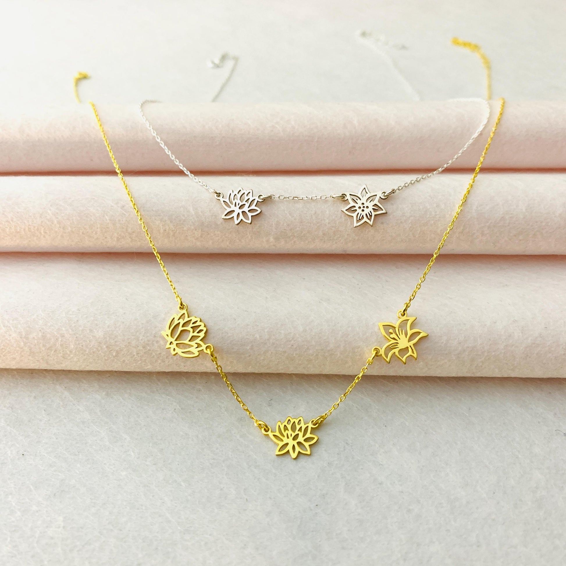 Multiple BirthFlower Necklace, Personalized BirthFlower Necklace, Custom Birth Month Pendant, Family Flower Jewelry, Custom Floral Charm